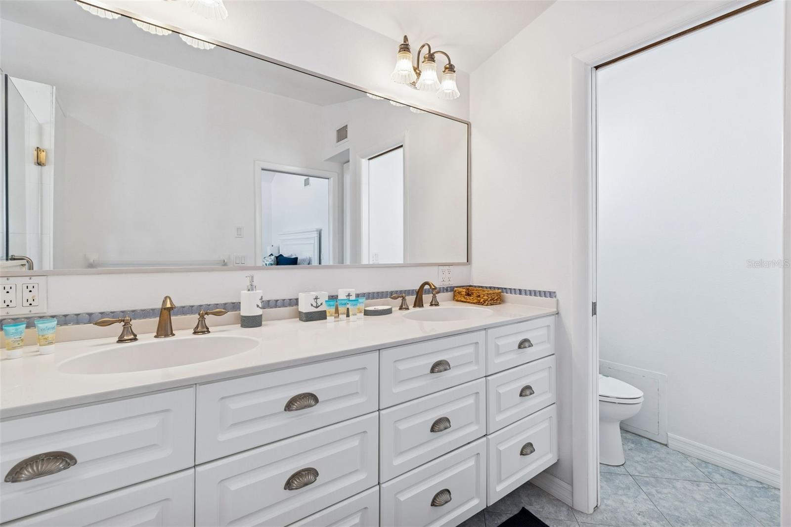 8432 W GULF BLVD #Sailfish, TREASURE ISLAND, FL, 33706