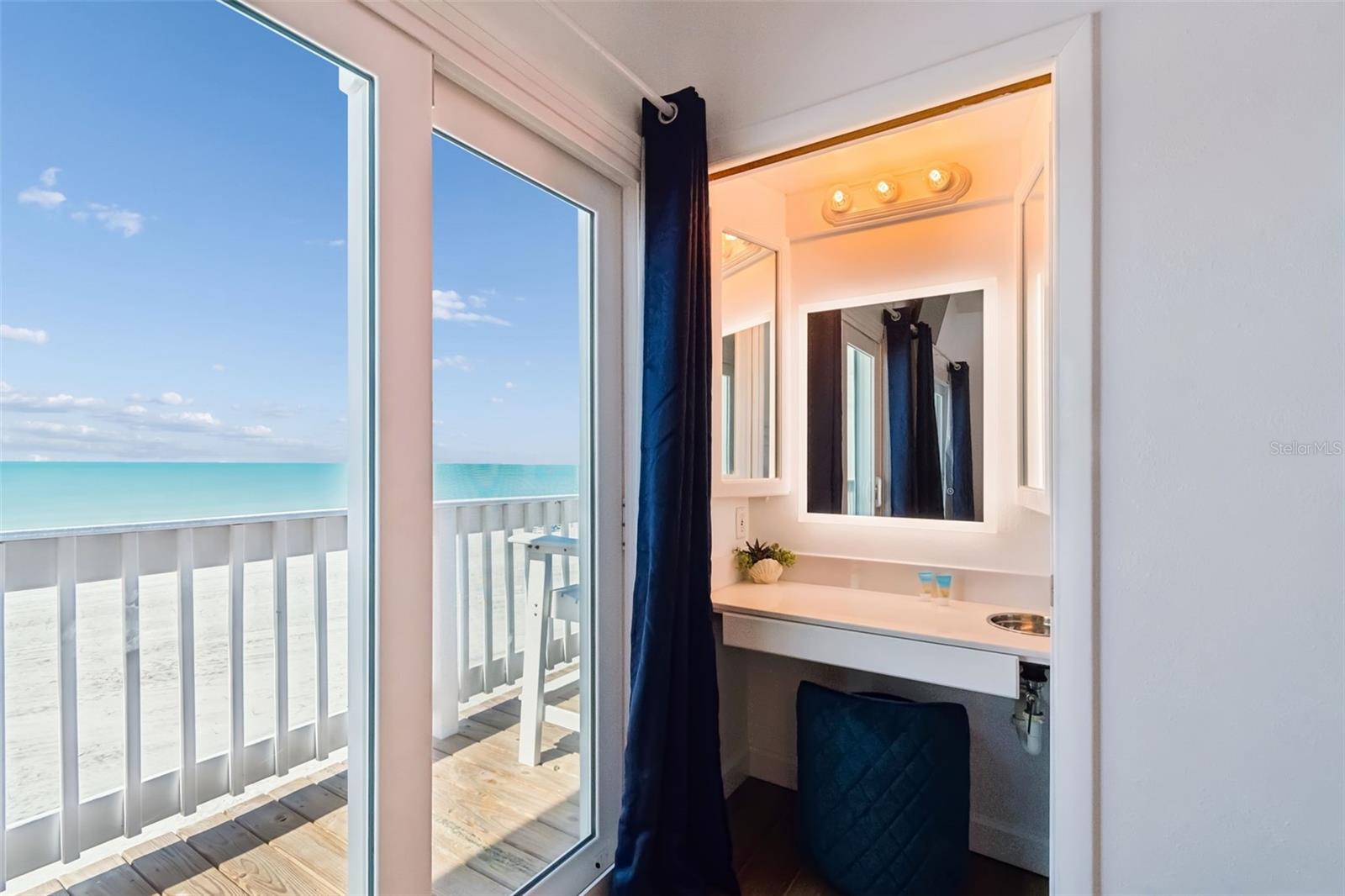 8432 W GULF BLVD #Sailfish, TREASURE ISLAND, FL, 33706