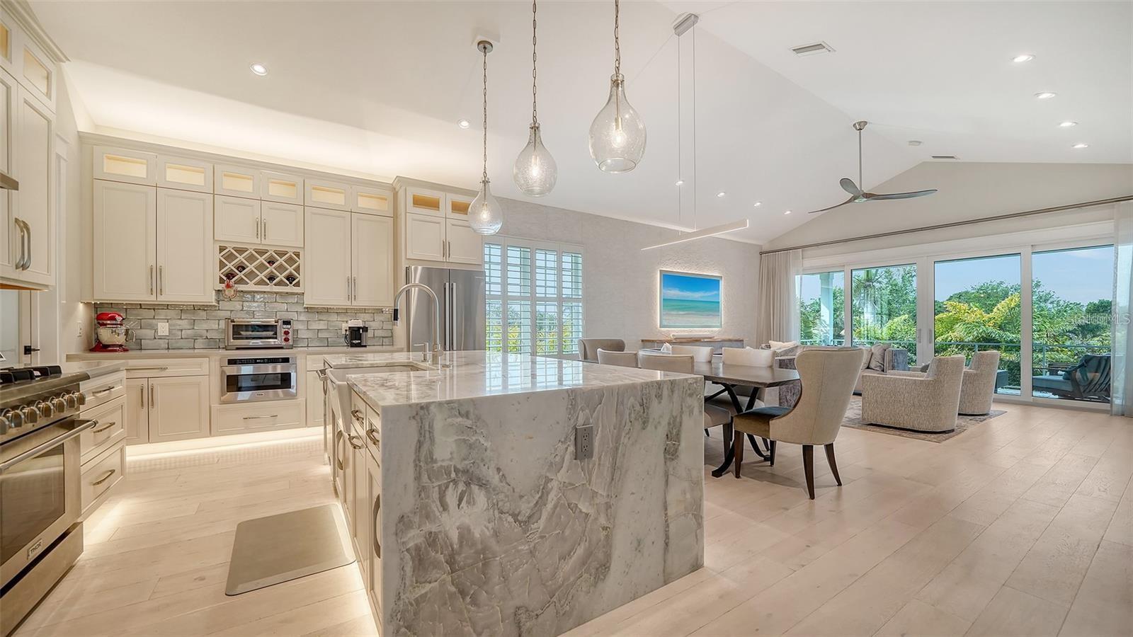 5930 BRIARWOOD AVE, SARASOTA, FL, 34231
