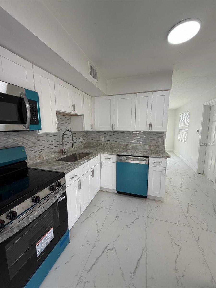 3446 DAHLIA PL #B, LARGO, FL, 33771