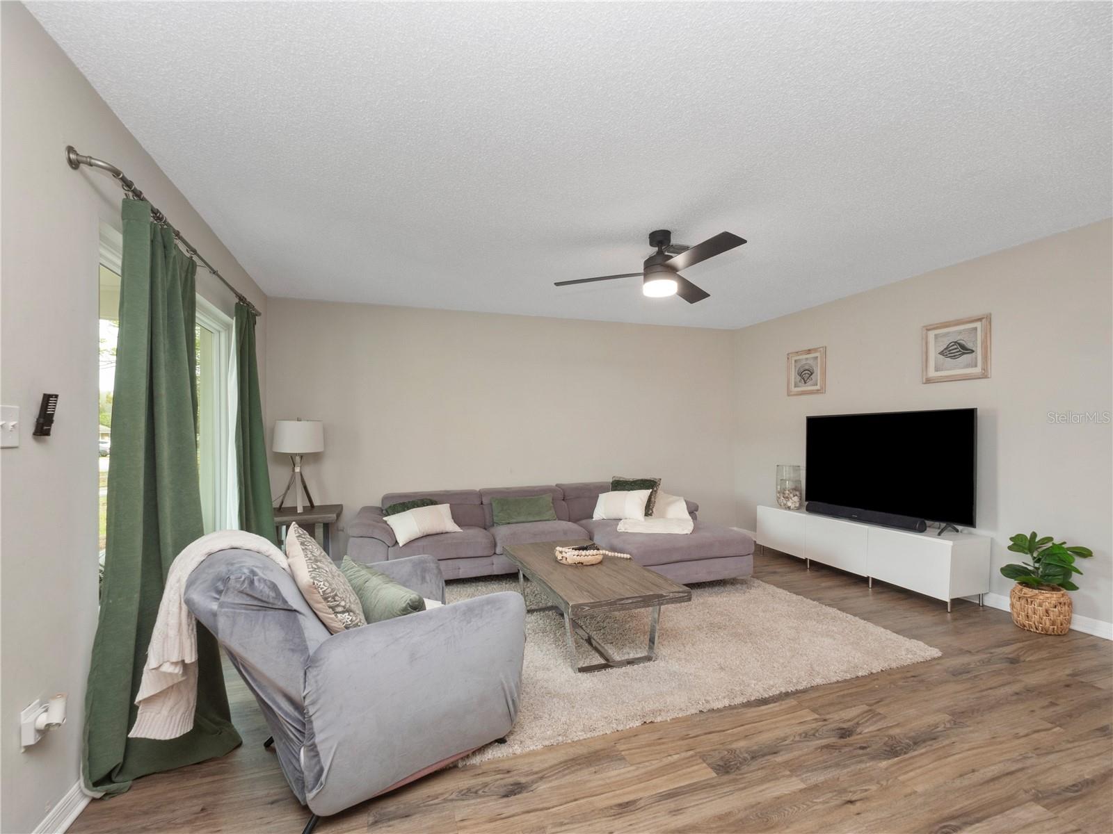 2733 MIDDLE ST, ORLANDO, FL, 32807