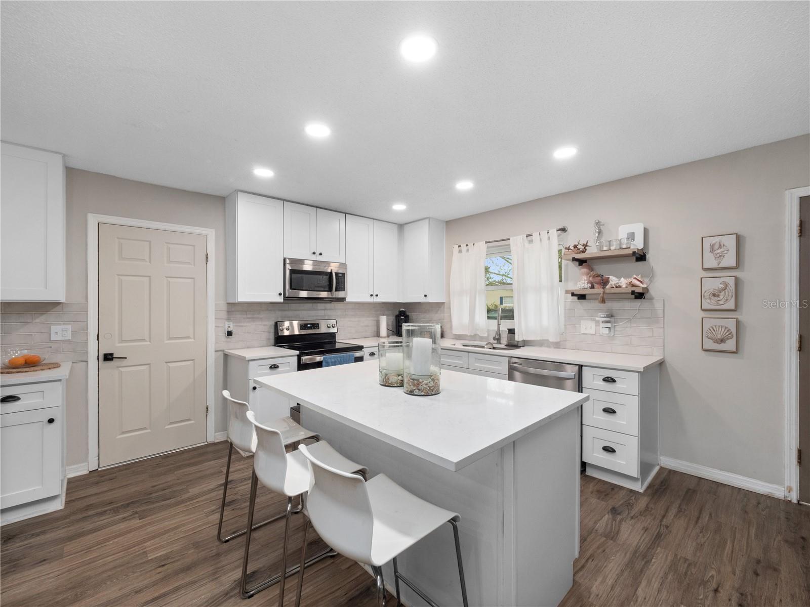 2733 MIDDLE ST, ORLANDO, FL, 32807