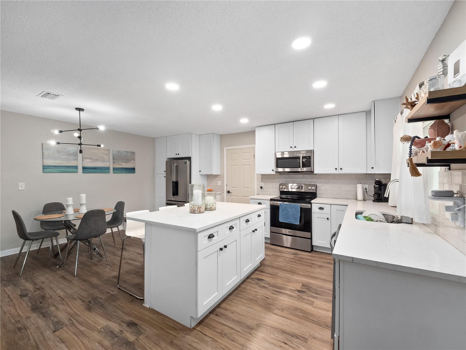 2733 MIDDLE ST, ORLANDO, FL, 32807