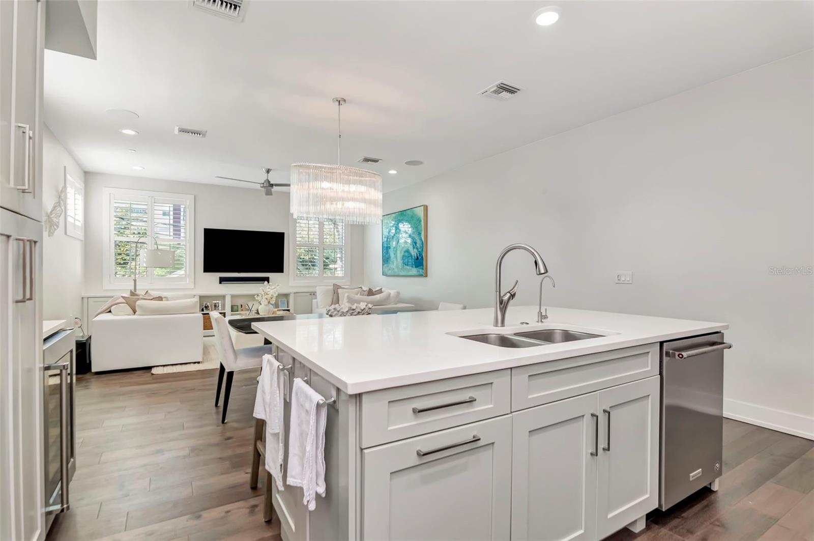 536 4TH AVE S #2, ST PETERSBURG, FL, 33701