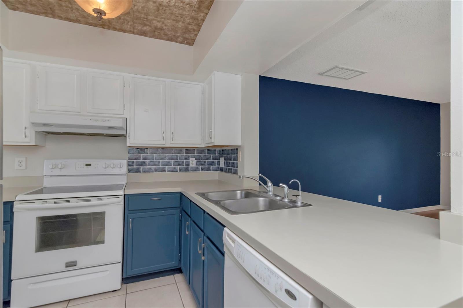 14053 NOTREVILLE WAY, TAMPA, FL, 33624