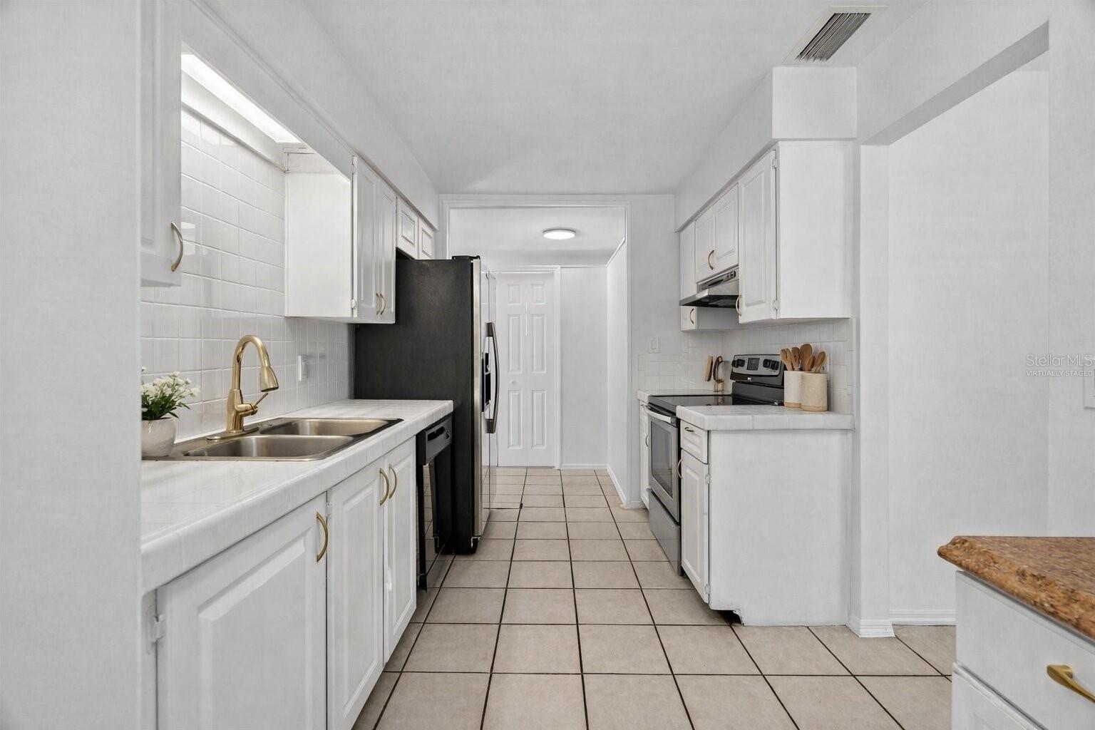 526 E GRANDVIEW WAY, CASSELBERRY, FL, 32707