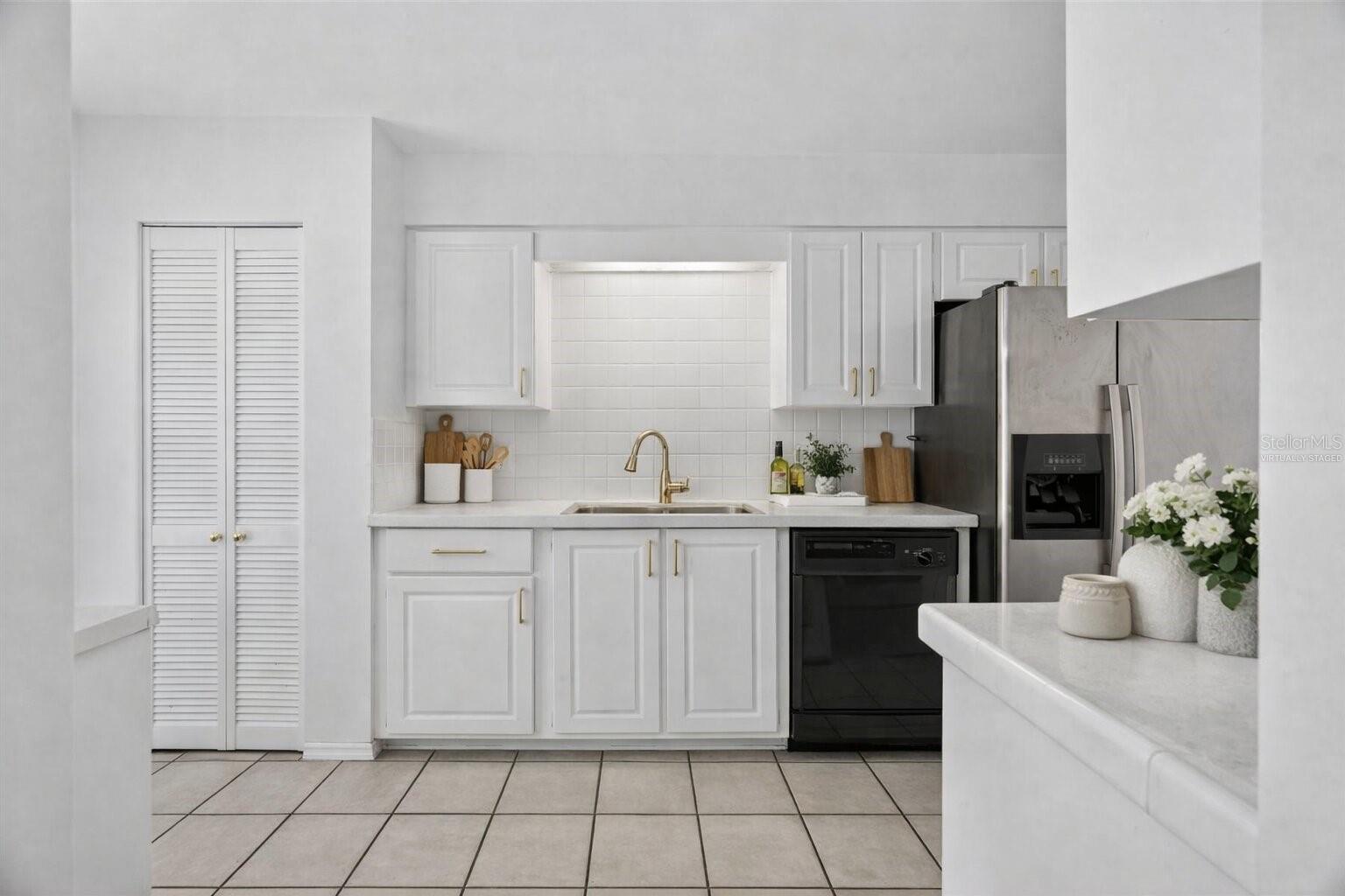 526 E GRANDVIEW WAY, CASSELBERRY, FL, 32707