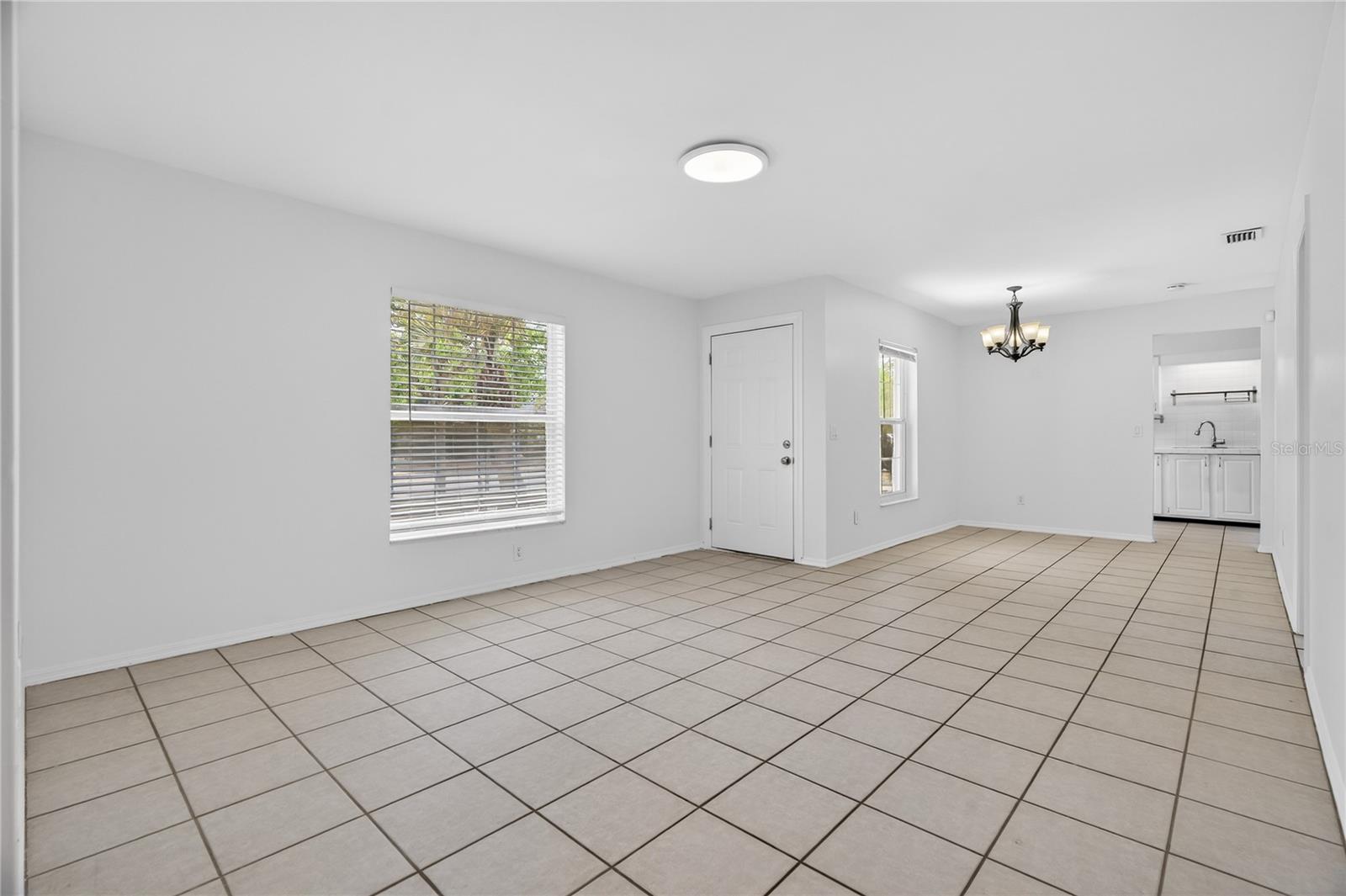 526 E GRANDVIEW WAY, CASSELBERRY, FL, 32707