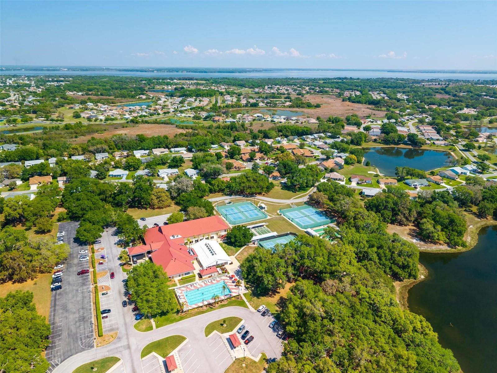 26627 RACQUET CIR, LEESBURG, FL, 34748