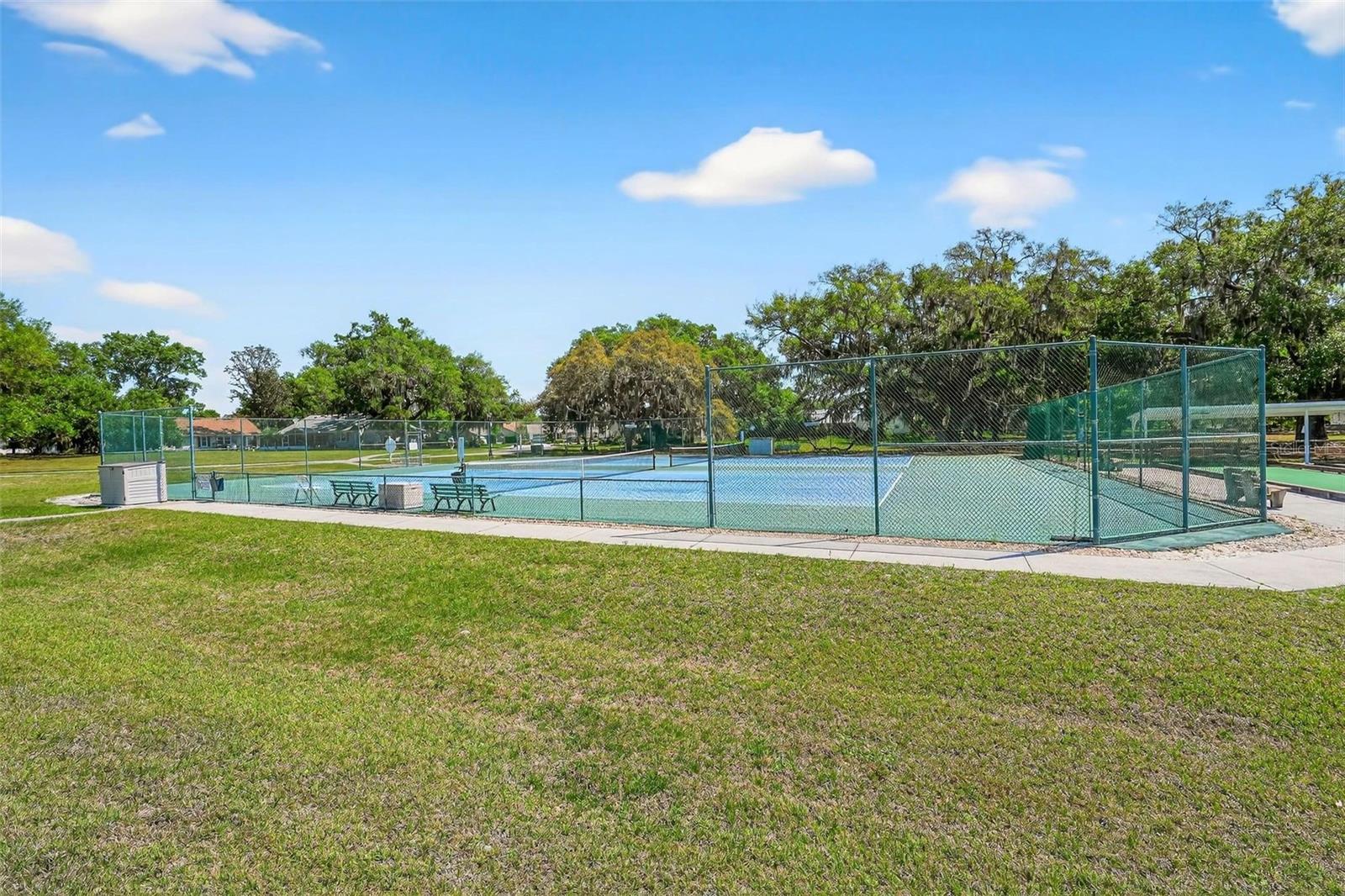 26627 RACQUET CIR, LEESBURG, FL, 34748
