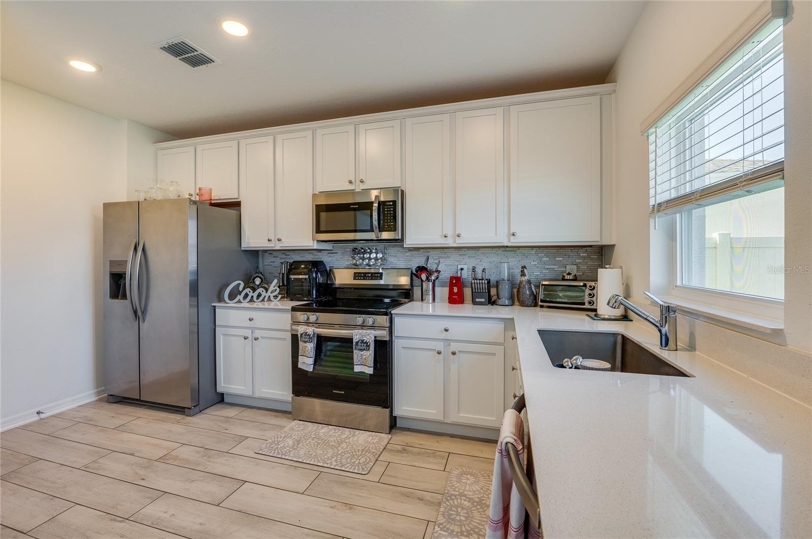 3986 WILLOWBROOK DR, EDGEWATER, FL, 32141