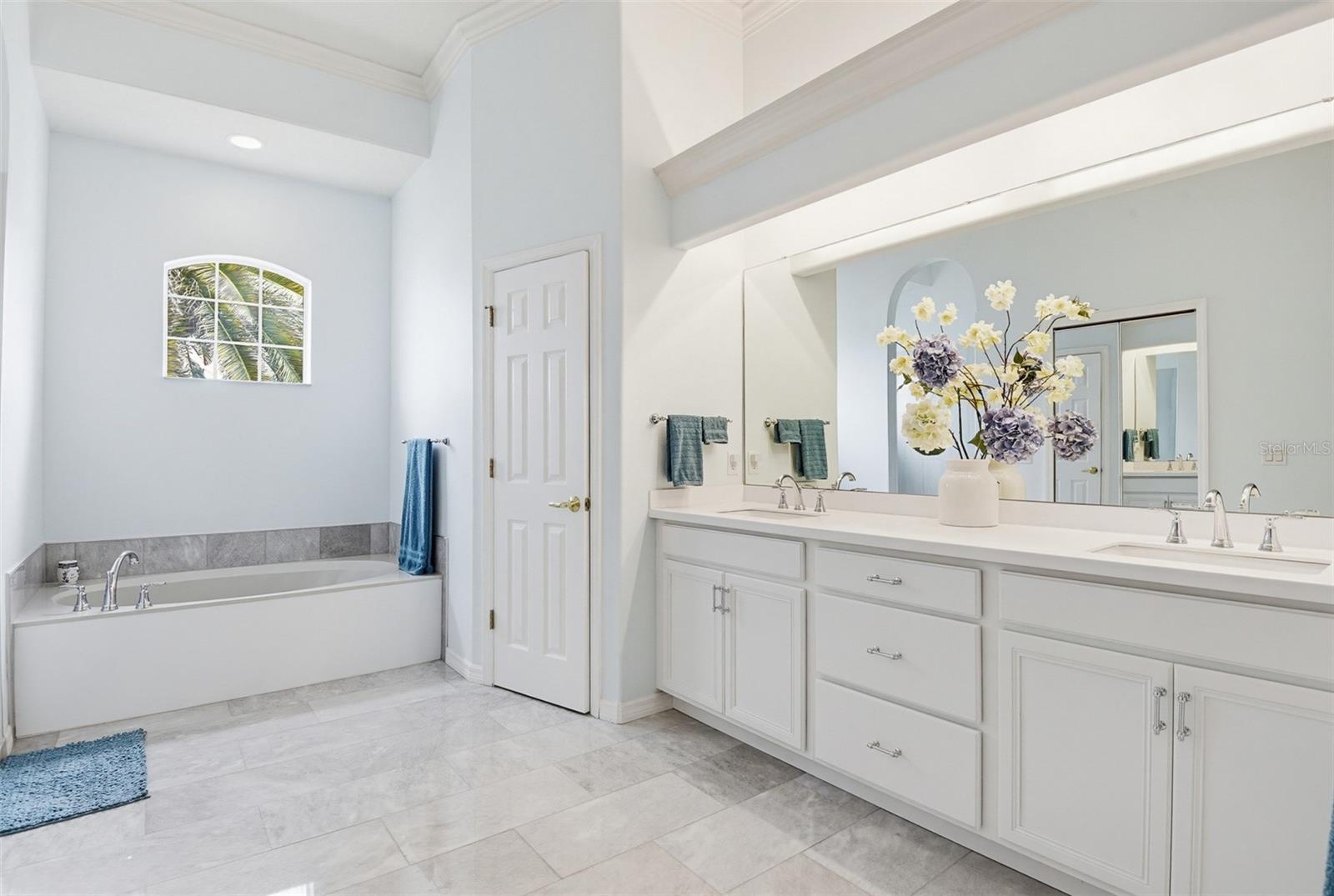 9 LONDON DR, PALM COAST, FL, 32137