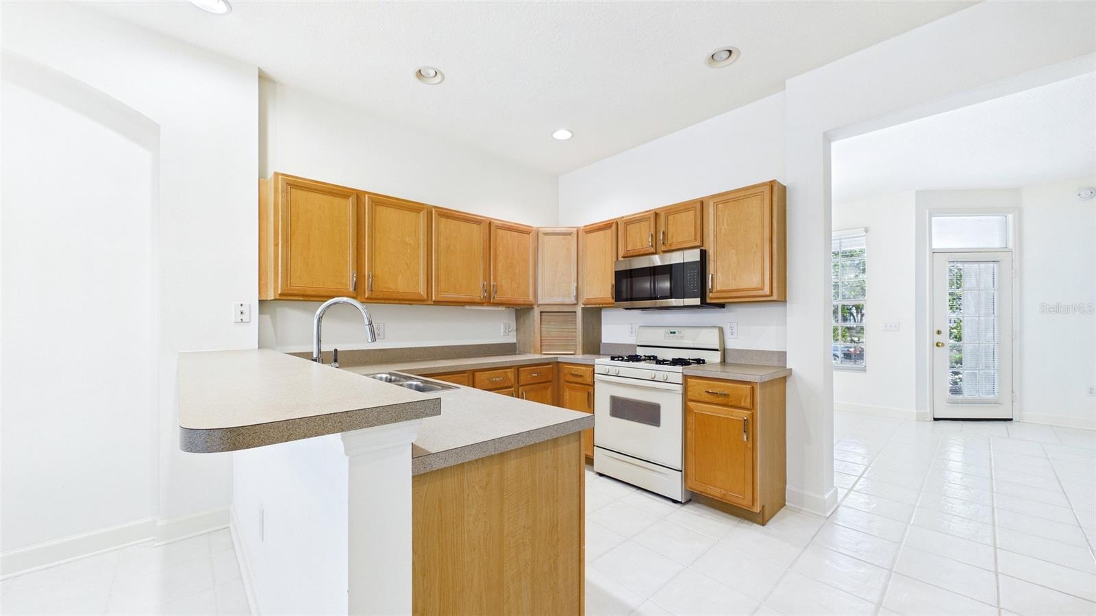10024 NEW PARKE RD, TAMPA, FL, 33626