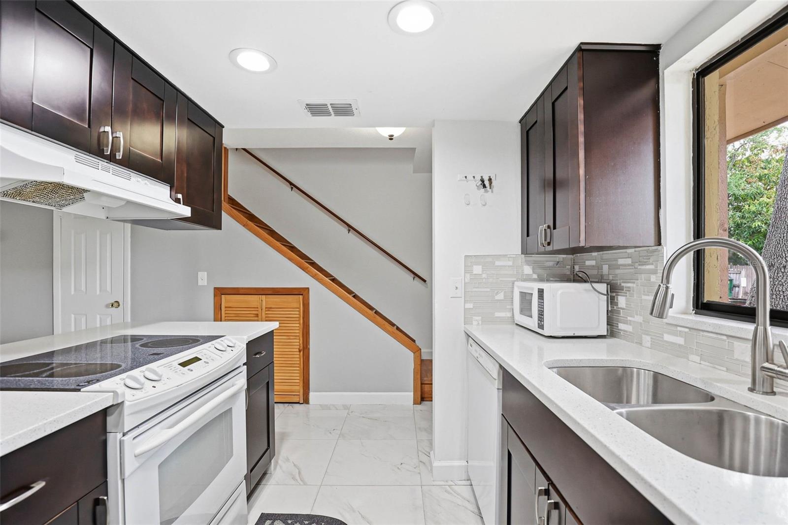 3919 PINE LIMB CT, TAMPA, FL, 33614