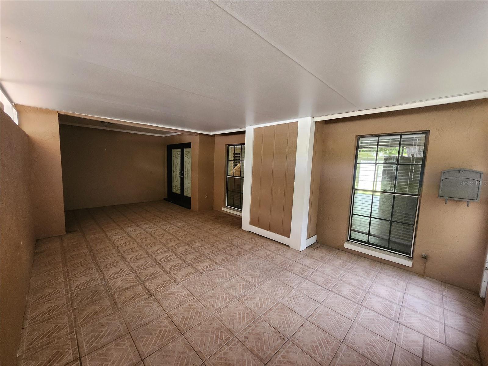 4913 ROCKLEDGE CIR, TAMPA, FL, 33624
