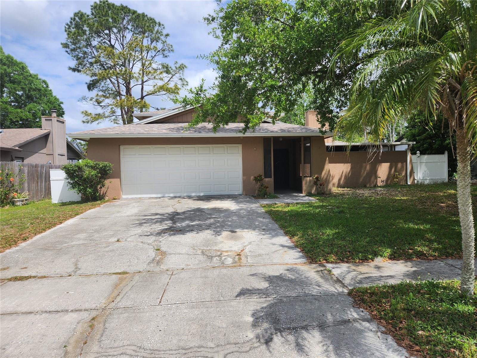 4913 ROCKLEDGE CIR, TAMPA, FL, 33624