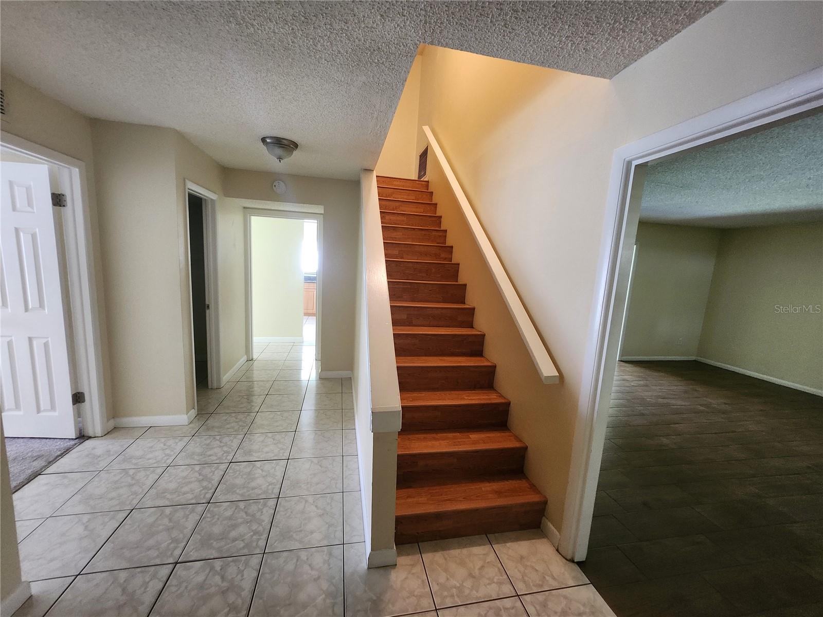 4913 ROCKLEDGE CIR, TAMPA, FL, 33624