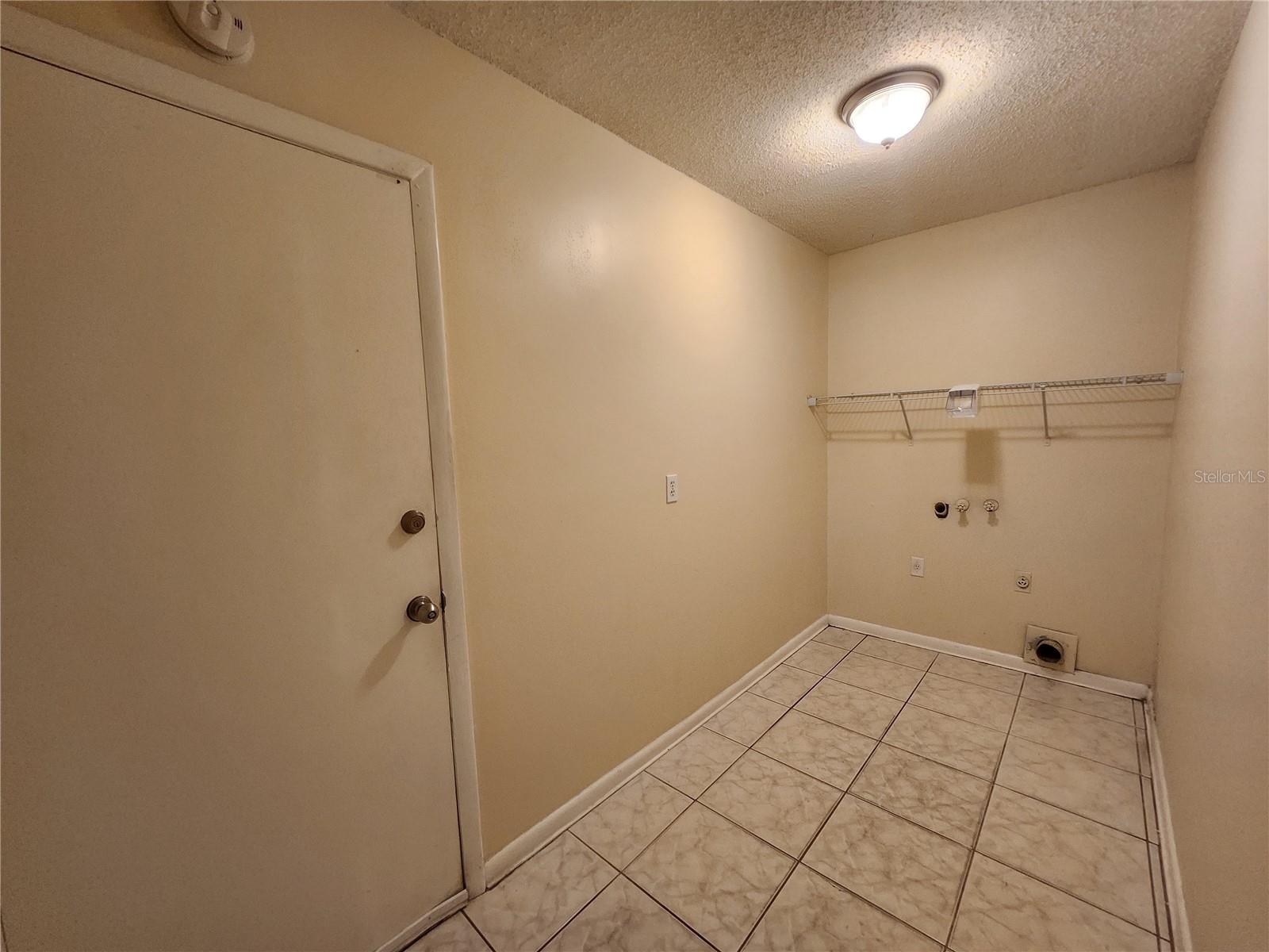 4913 ROCKLEDGE CIR, TAMPA, FL, 33624