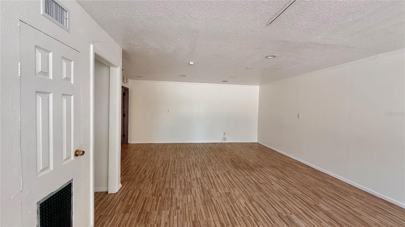 820 N MAIN ST #B, KISSIMMEE, FL, 34744