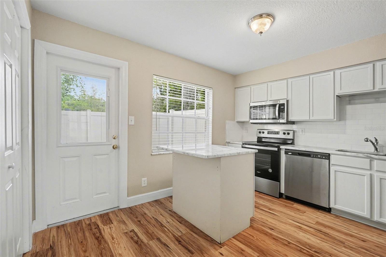 37306 EMBASSY PARK LN, DADE CITY, FL, 33525