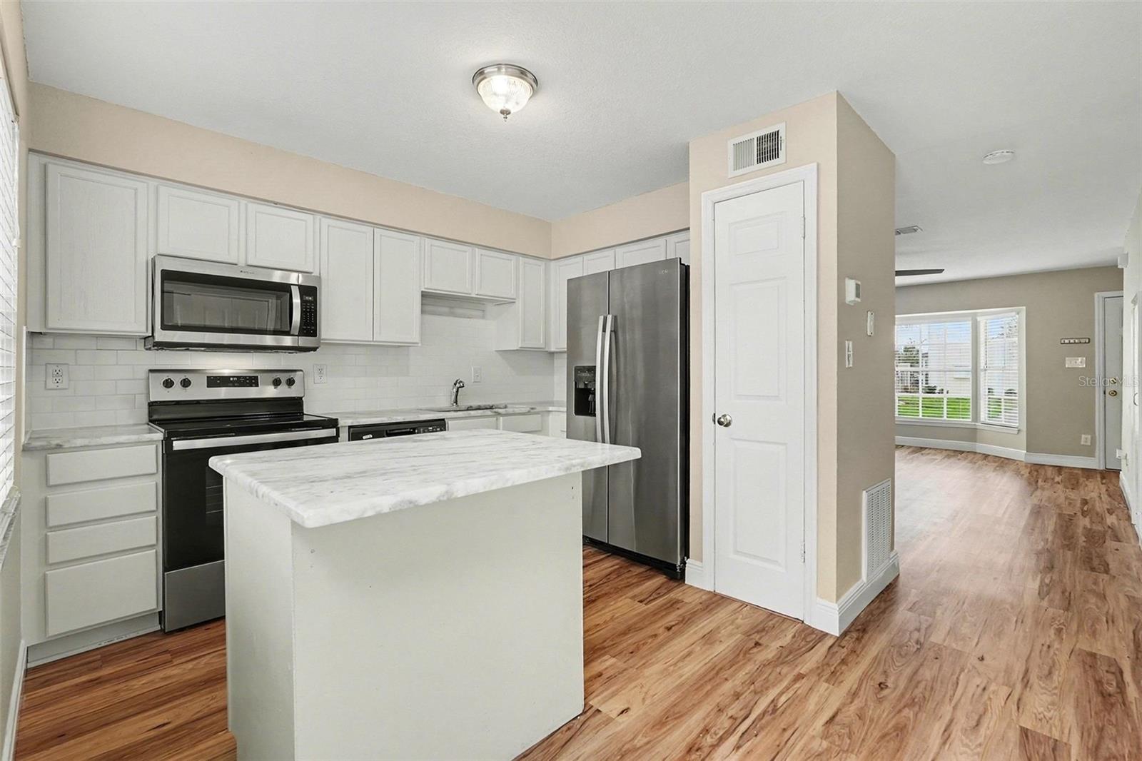 37306 EMBASSY PARK LN, DADE CITY, FL, 33525