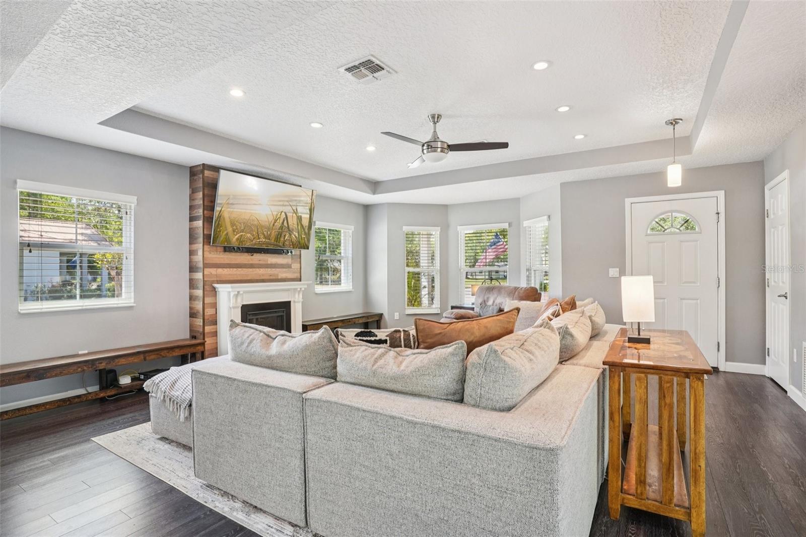 327 S LAKEVIEW AVE, WINTER GARDEN, FL, 34787
