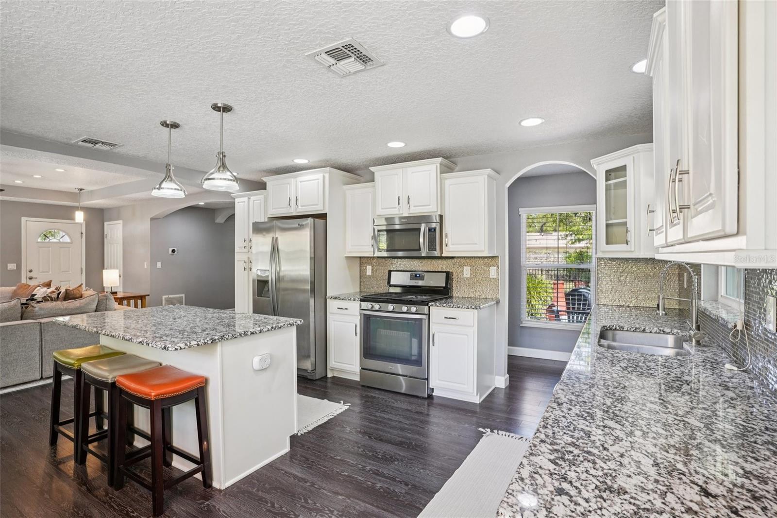 327 S LAKEVIEW AVE, WINTER GARDEN, FL, 34787