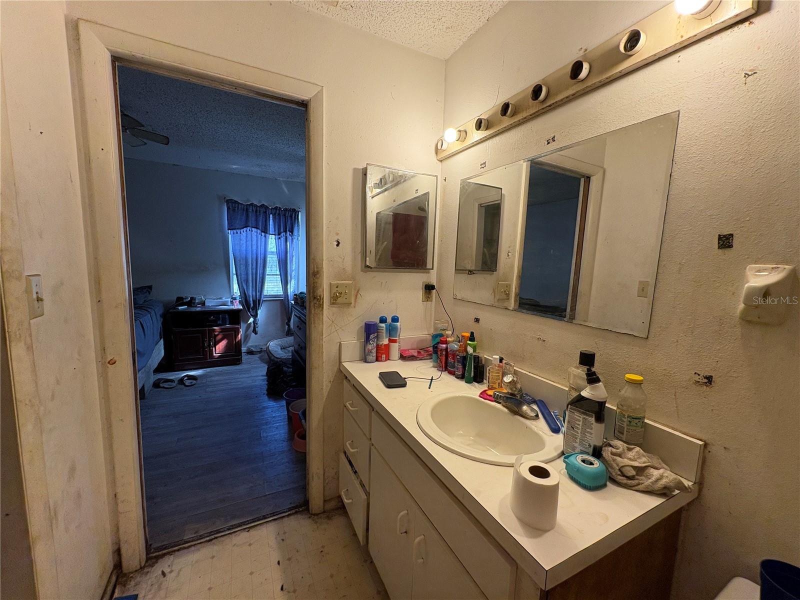 414 S WIGGINS RD, PLANT CITY, FL, 33566