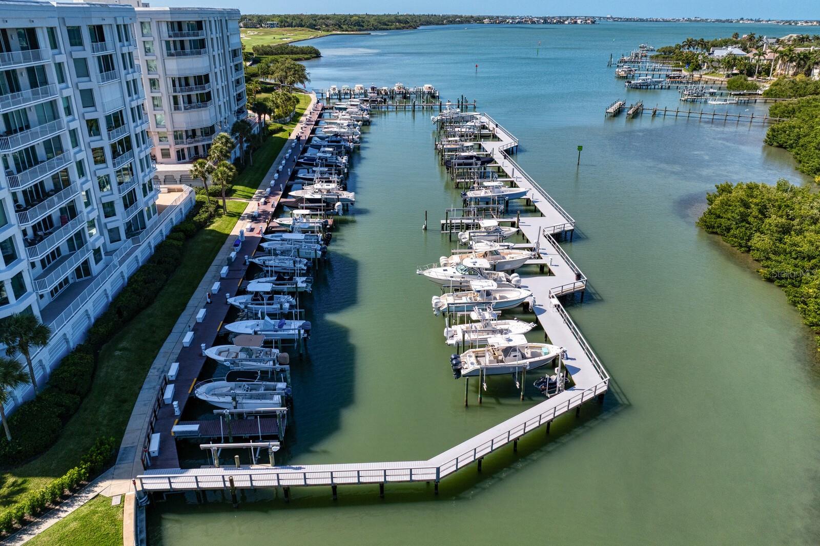 100 OAKMONT LN #105, BELLEAIR, FL, 33756