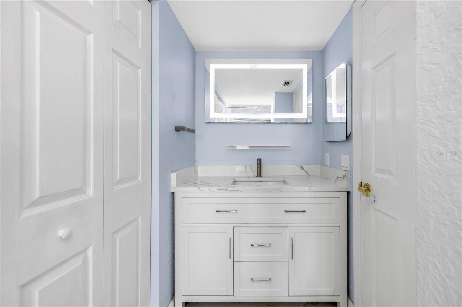 1000 COVE CAY DR #5D, CLEARWATER, FL, 33760