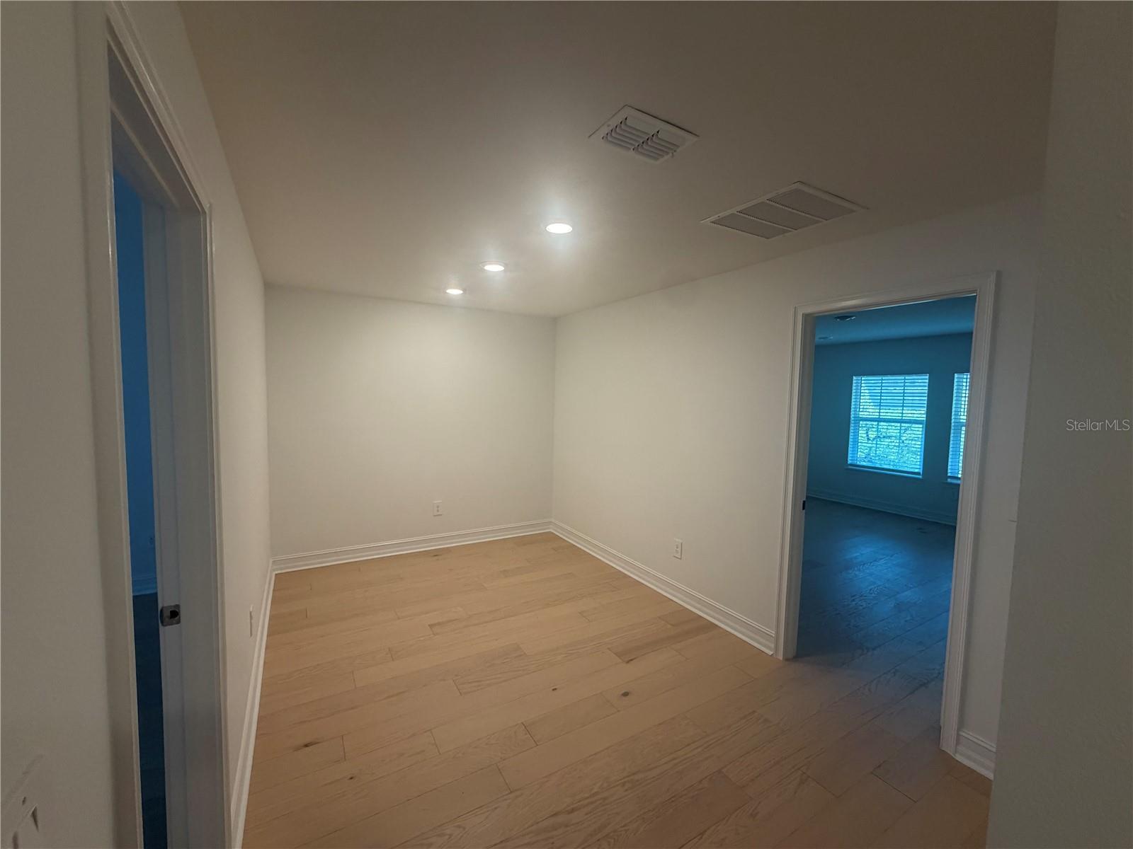1427 W CHESTNUT ST, TAMPA, FL, 33607
