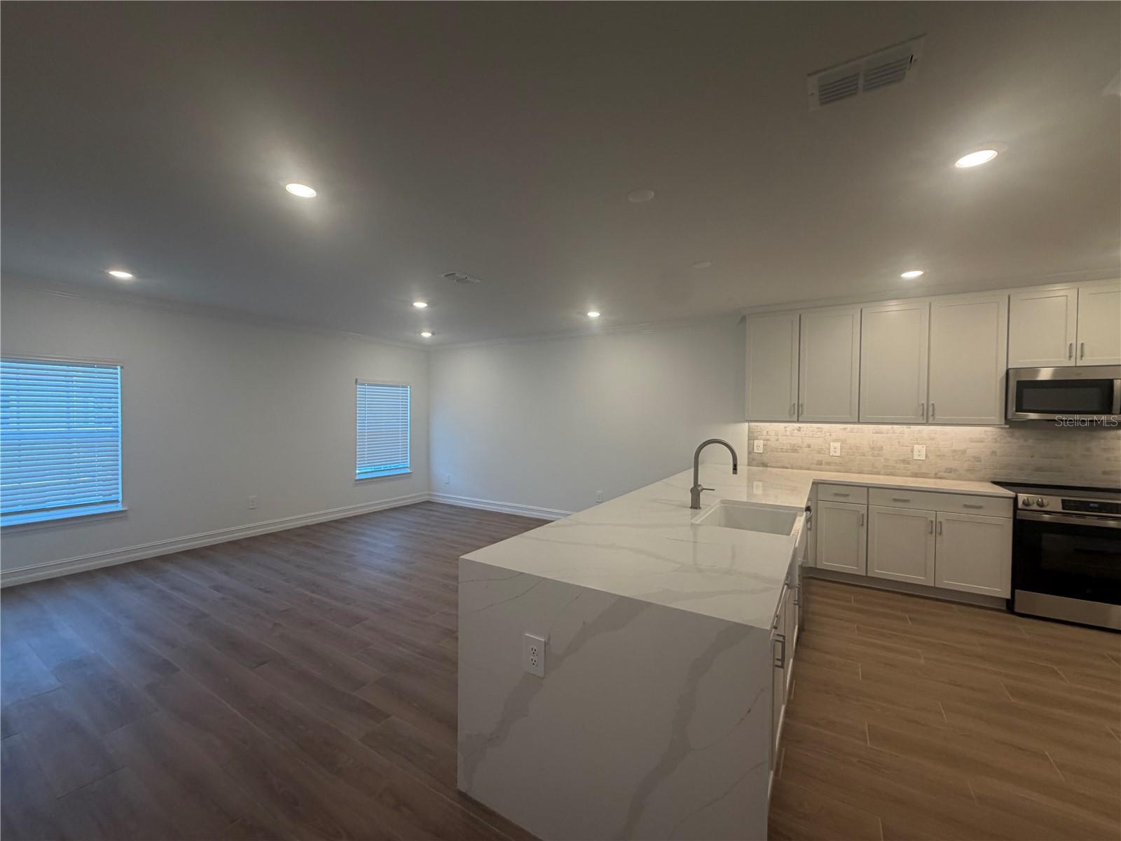 1427 W CHESTNUT ST, TAMPA, FL, 33607