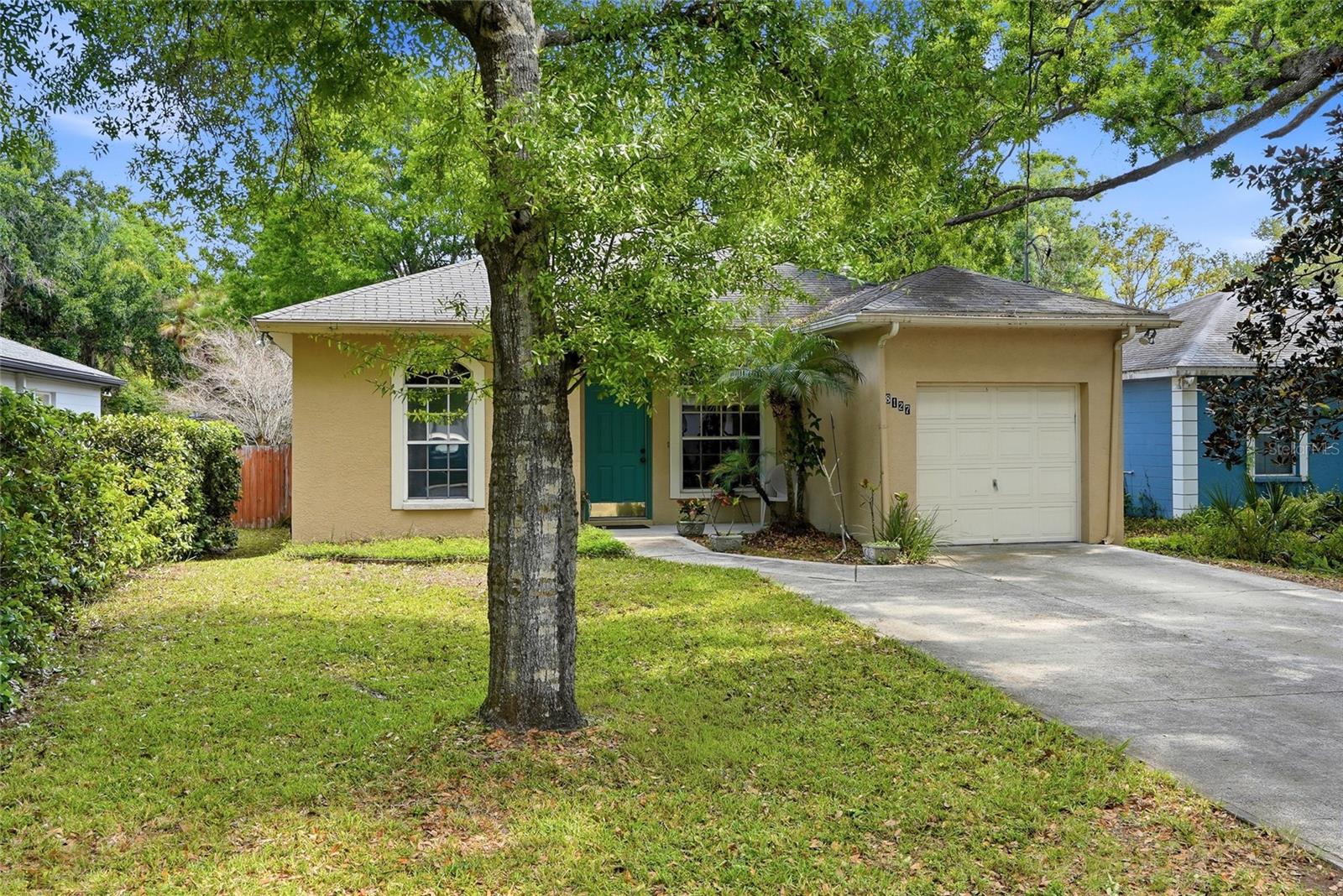 8127 N PACKWOOD AVE, TAMPA, FL, 33604