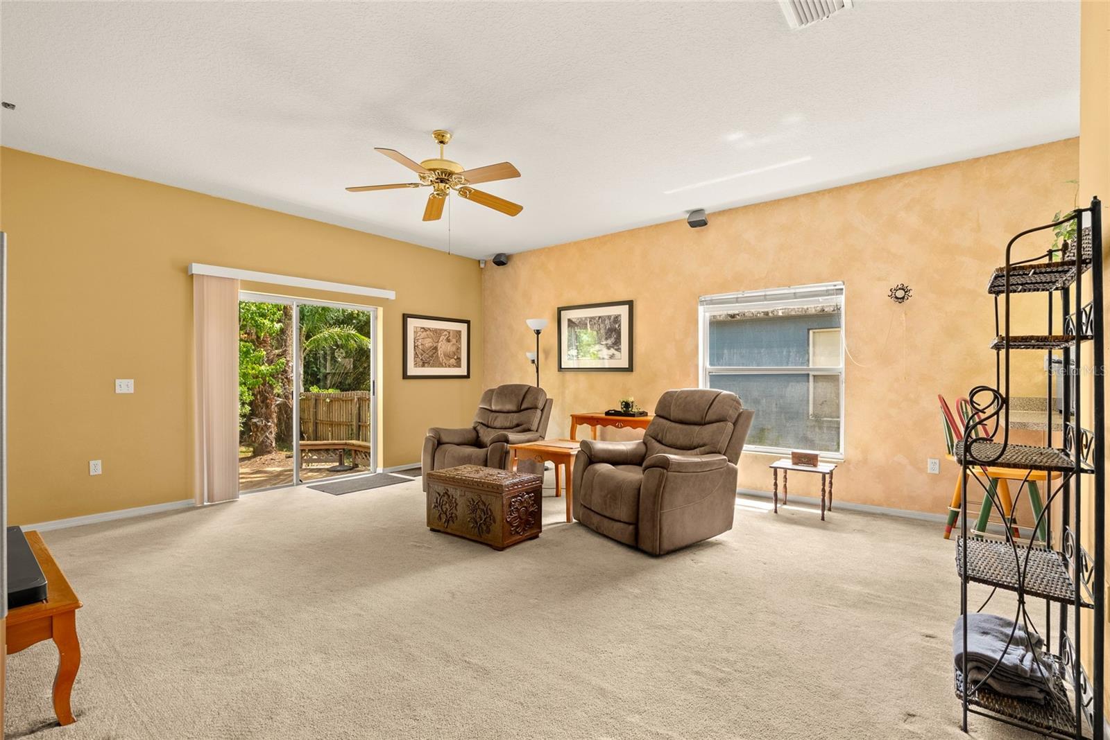 8127 N PACKWOOD AVE, TAMPA, FL, 33604