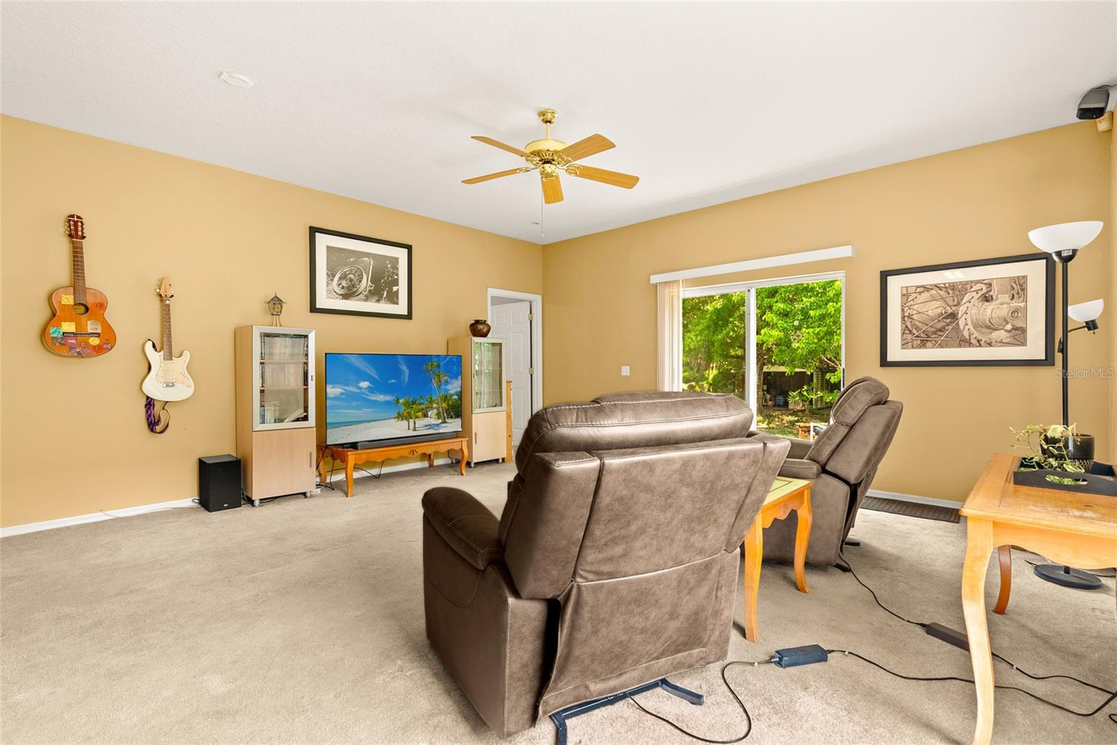 8127 N PACKWOOD AVE, TAMPA, FL, 33604