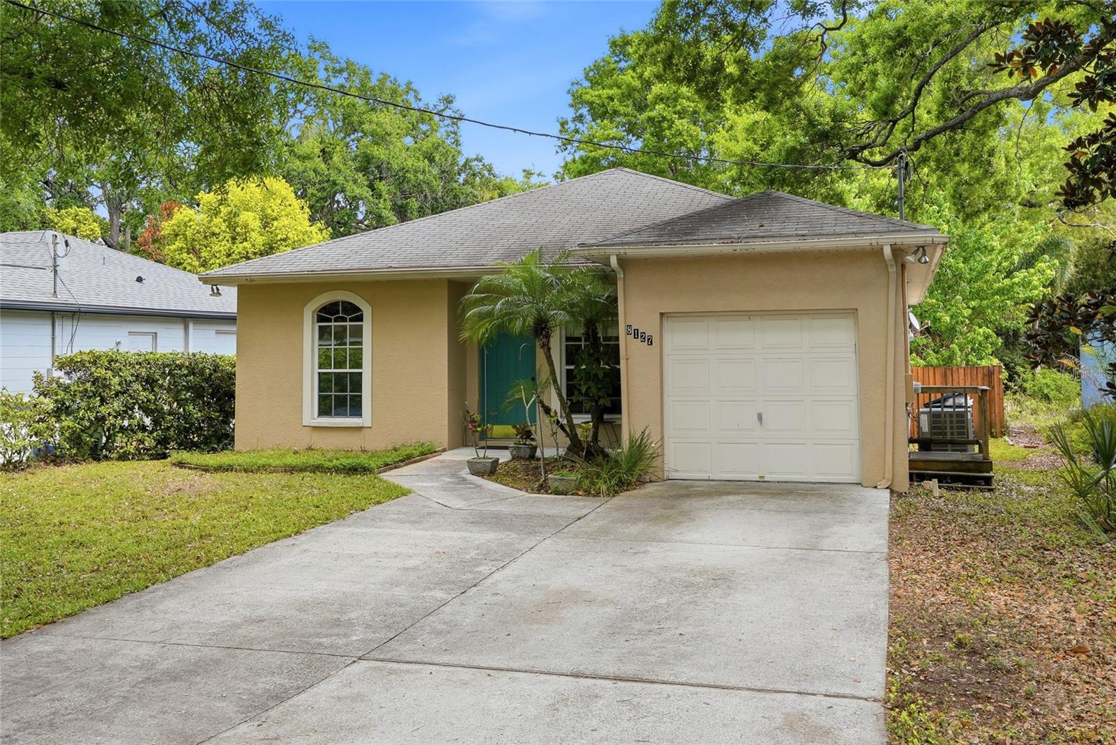 8127 N PACKWOOD AVE, TAMPA, FL, 33604