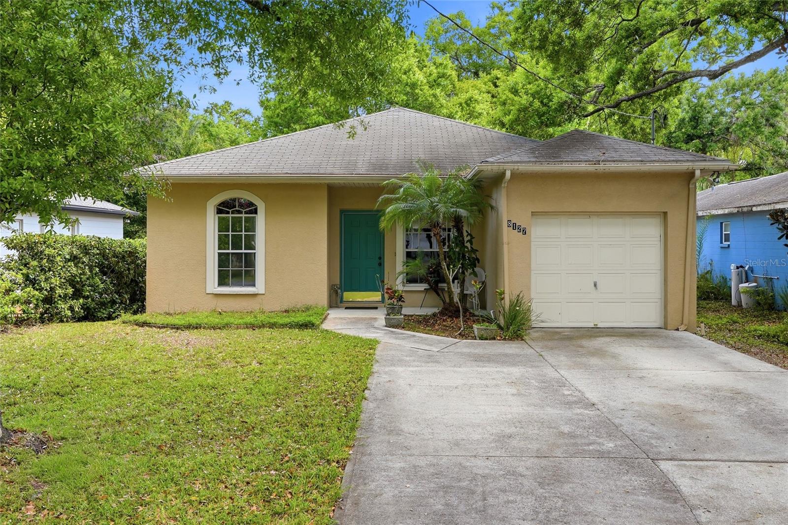 8127 N PACKWOOD AVE, TAMPA, FL, 33604