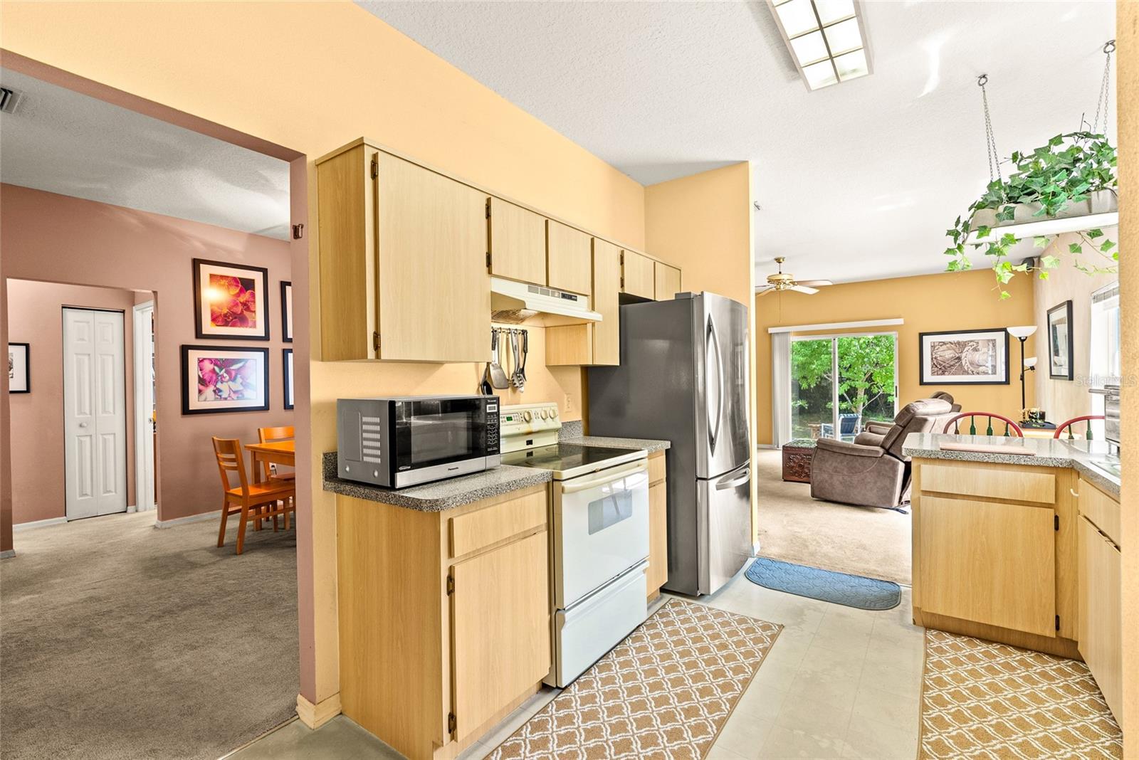 8127 N PACKWOOD AVE, TAMPA, FL, 33604