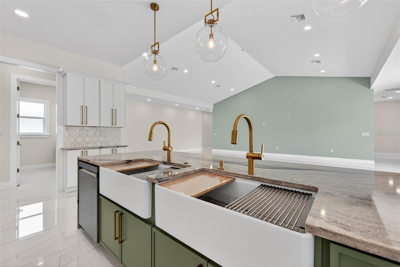 14447 MARK DR, LARGO, FL, 33774