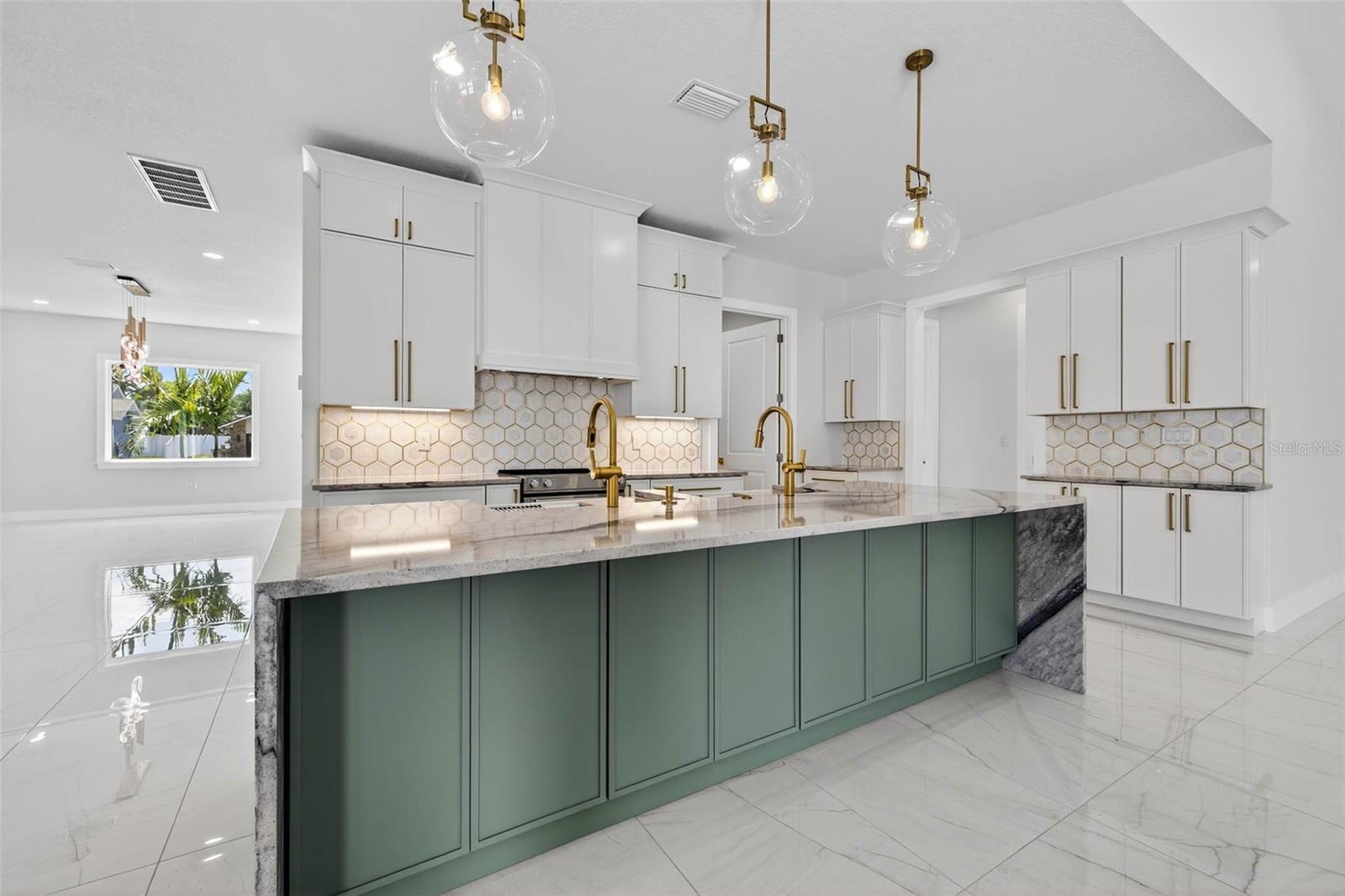 14447 MARK DR, LARGO, FL, 33774
