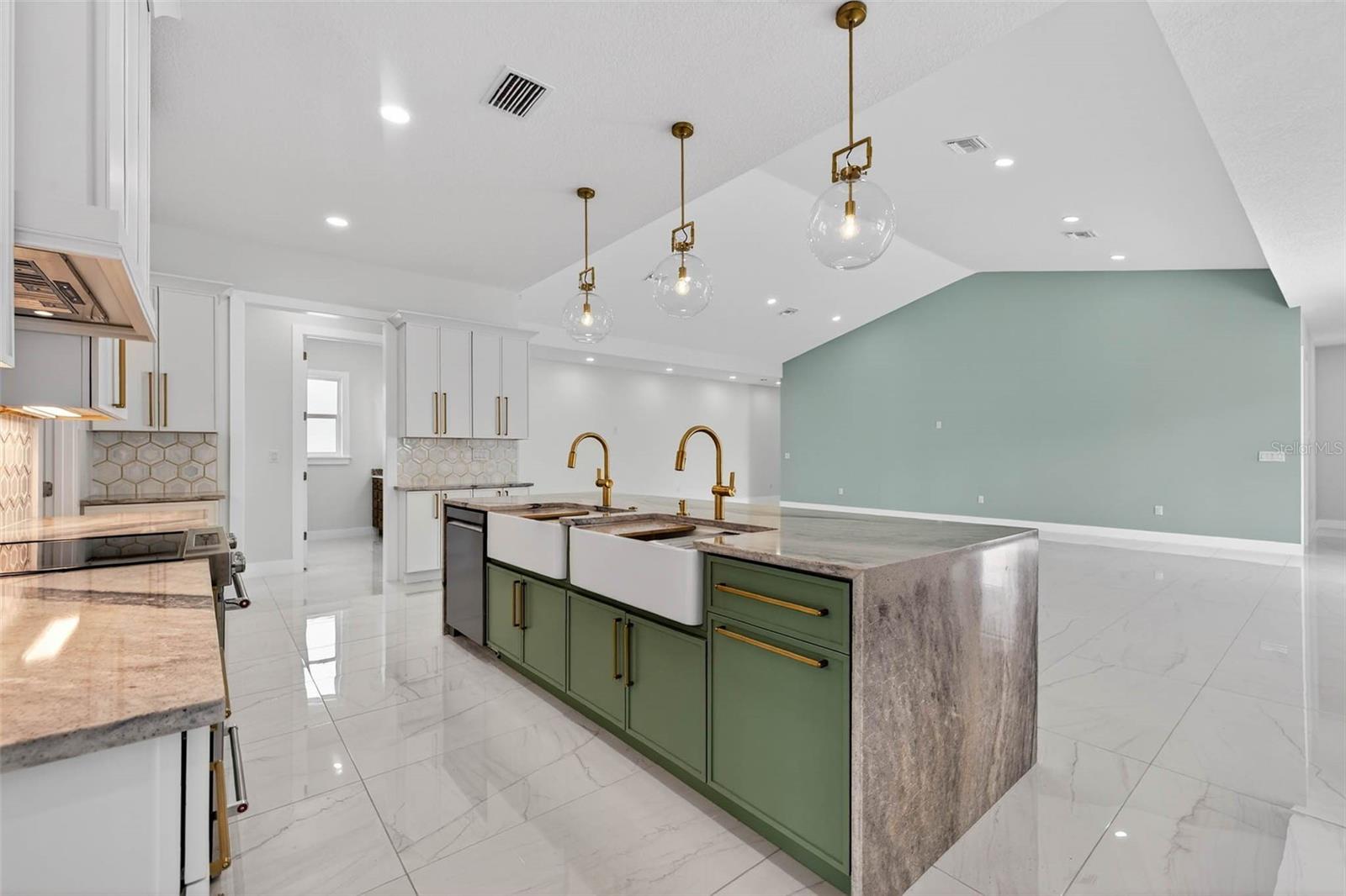 14447 MARK DR, LARGO, FL, 33774