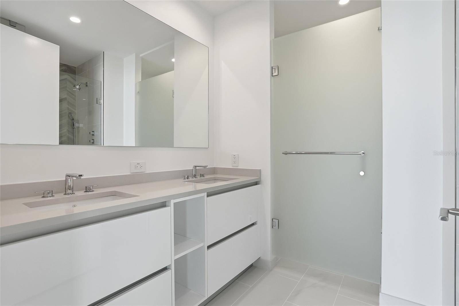 400 CENTRAL AVE #2008, ST PETERSBURG, FL, 33701