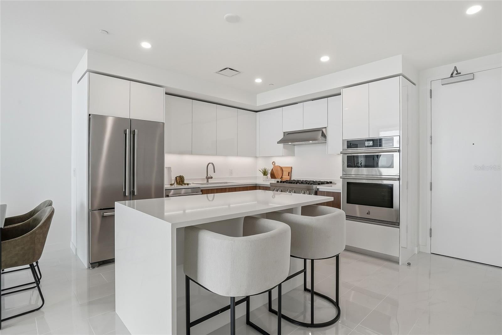 400 CENTRAL AVE #2008, ST PETERSBURG, FL, 33701