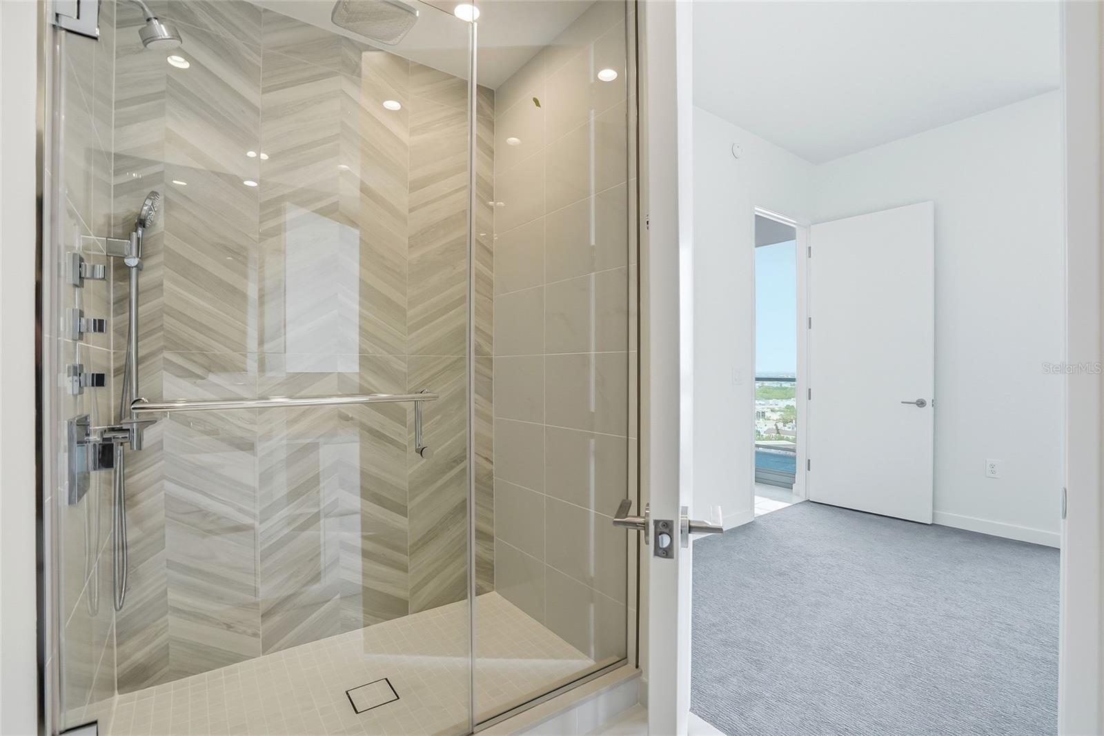 400 CENTRAL AVE #2008, ST PETERSBURG, FL, 33701