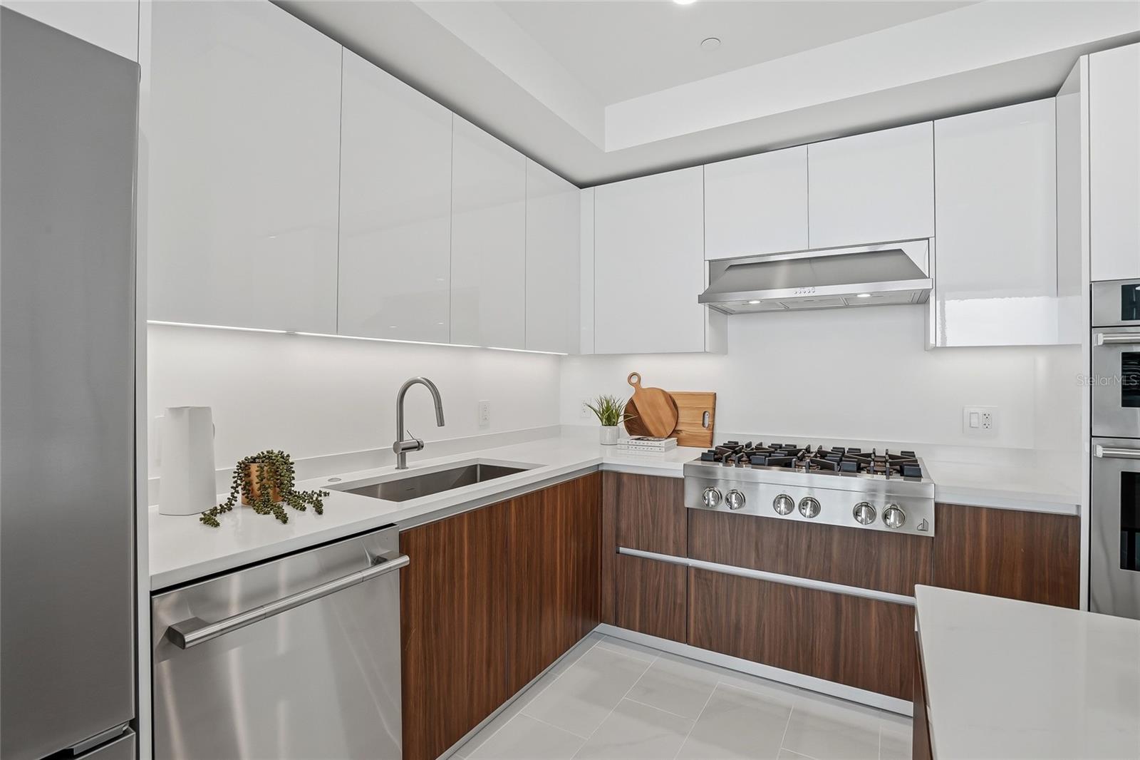 400 CENTRAL AVE #2008, ST PETERSBURG, FL, 33701