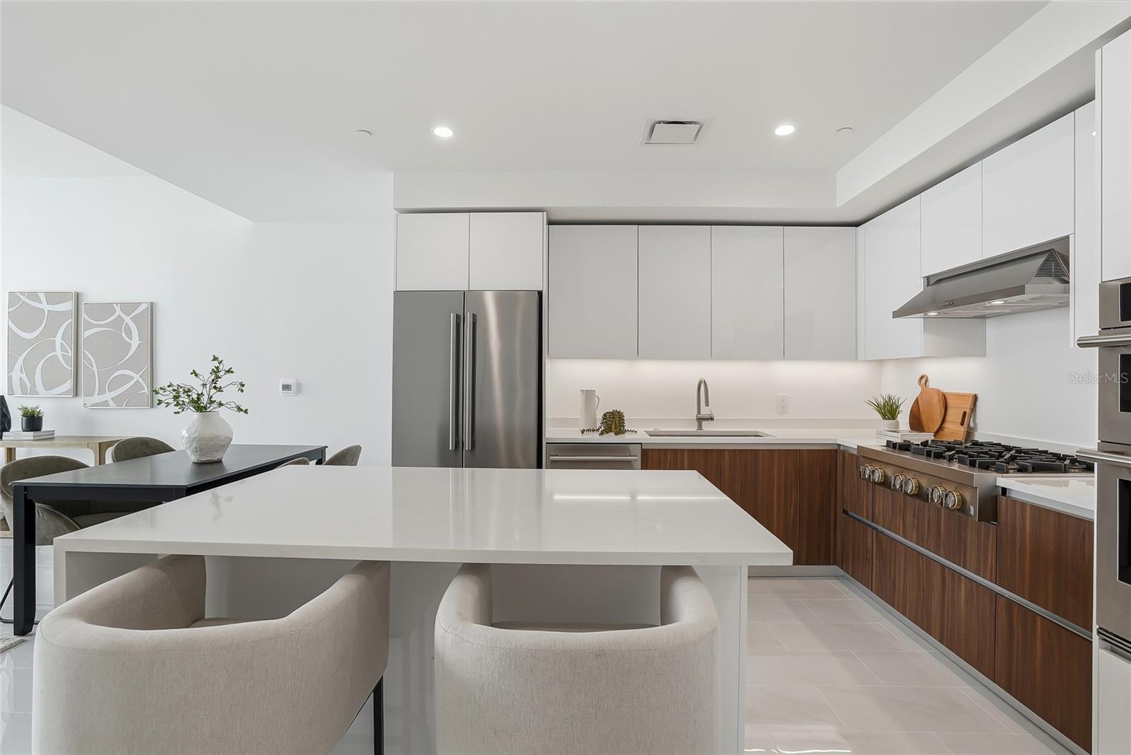 400 CENTRAL AVE #2008, ST PETERSBURG, FL, 33701