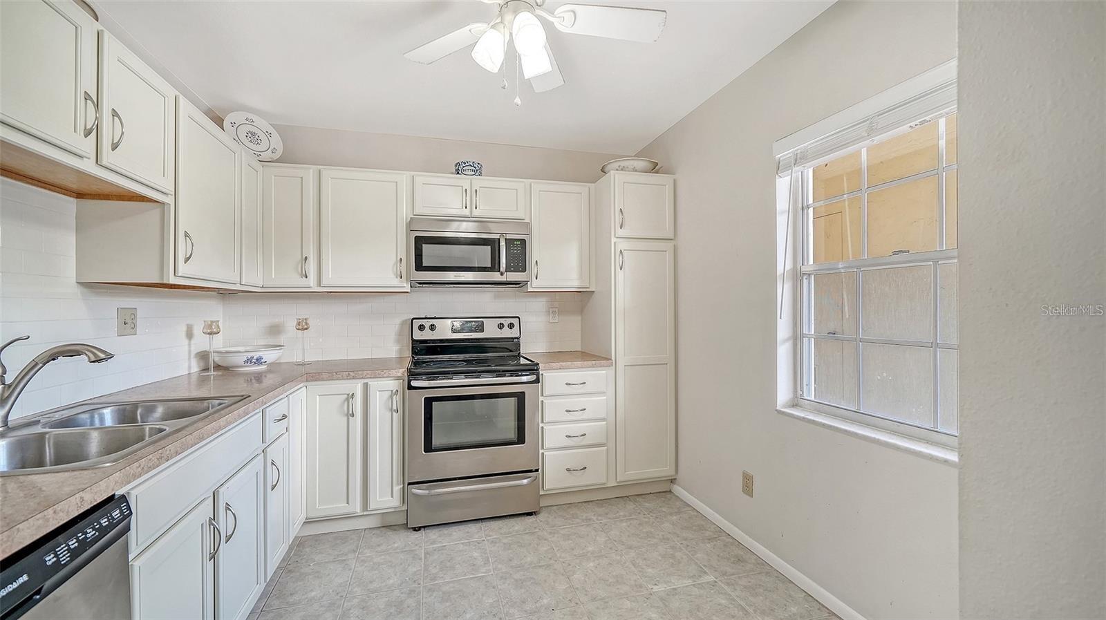 7880 PALM AIRE LN #203, SARASOTA, FL, 34243