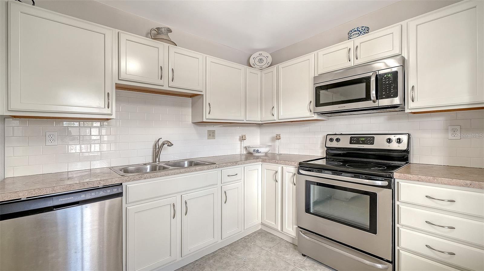 7880 PALM AIRE LN #203, SARASOTA, FL, 34243