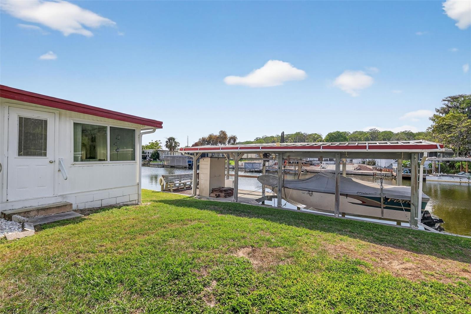 31701 KELLY CIR, TAVARES, FL, 32778