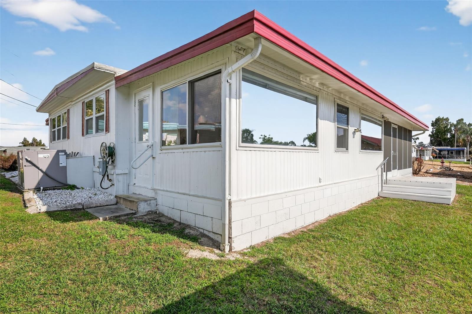 31701 KELLY CIR, TAVARES, FL, 32778